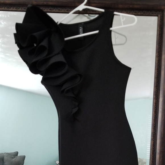 Dress - Picture 7 of 8